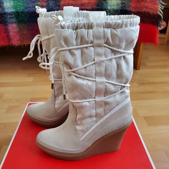 Shoes - Picture 2 of 4